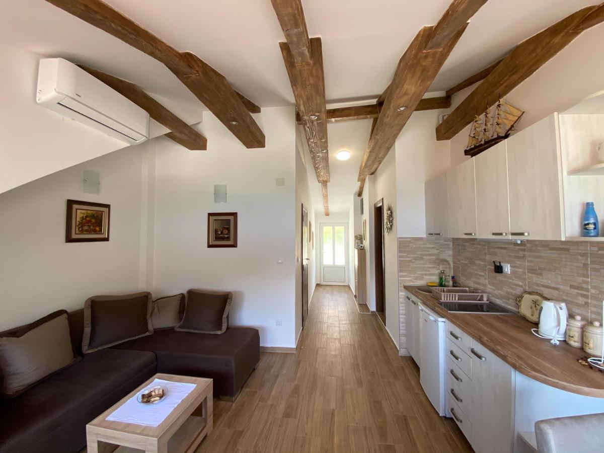 Sunny Bay Apartments Kotor Extérieur photo