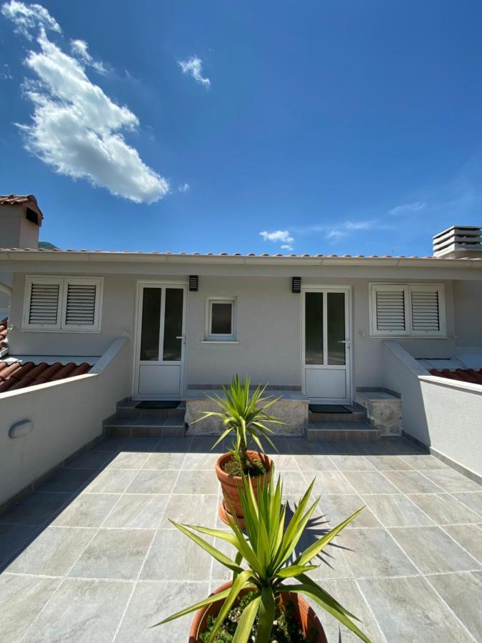 Sunny Bay Apartments Kotor Extérieur photo