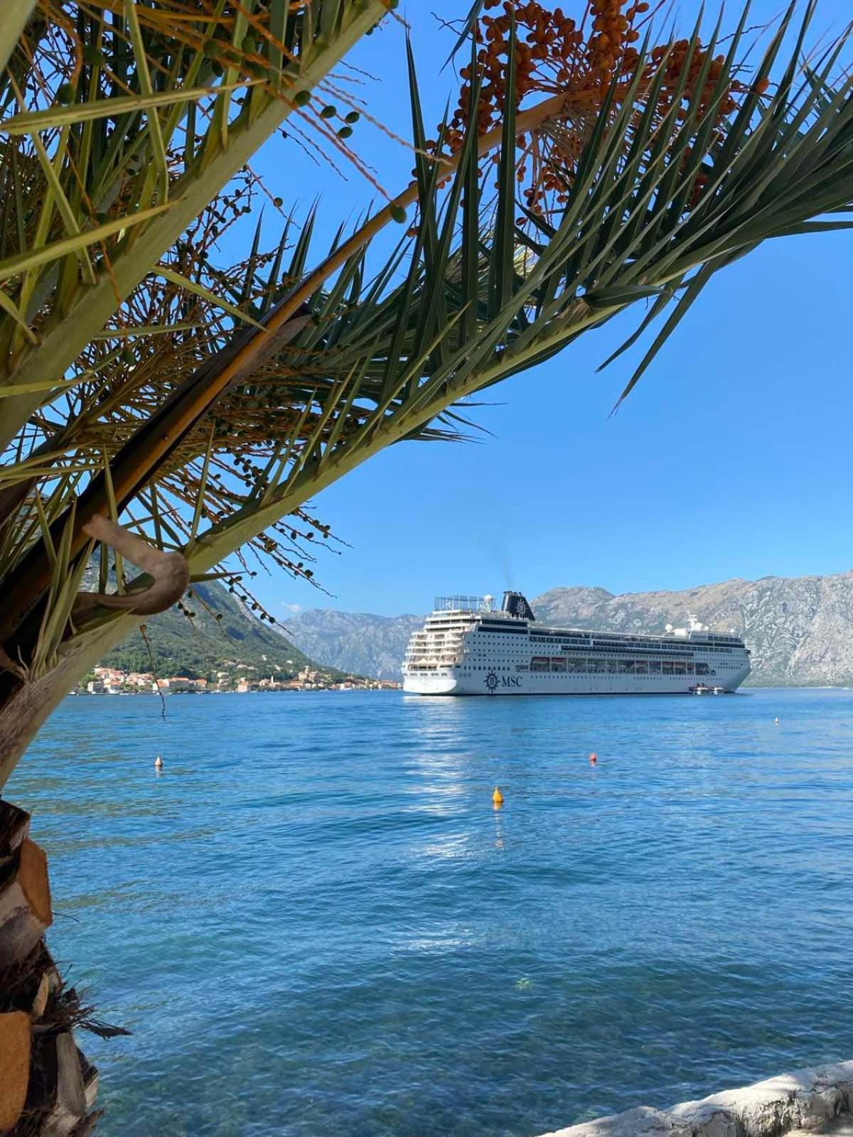 Sunny Bay Apartments Kotor Extérieur photo